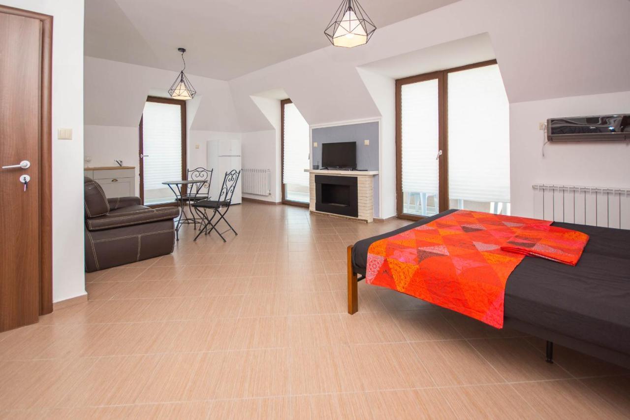 Hotel Czech Rhapsody Νεσέμπαρ Εξωτερικό φωτογραφία