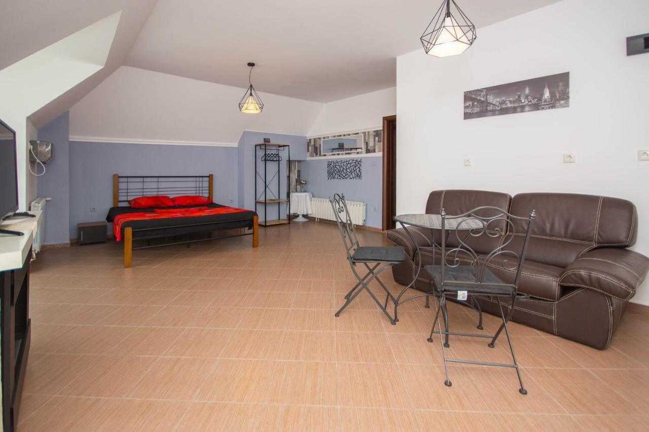 Hotel Czech Rhapsody Νεσέμπαρ Εξωτερικό φωτογραφία